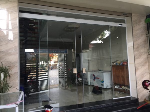 cửa kính ở Quảng Bình