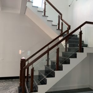 cầu thang kính ở quảng bình